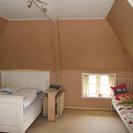 Dom wakacyjny Three-bedroom Holiday In *